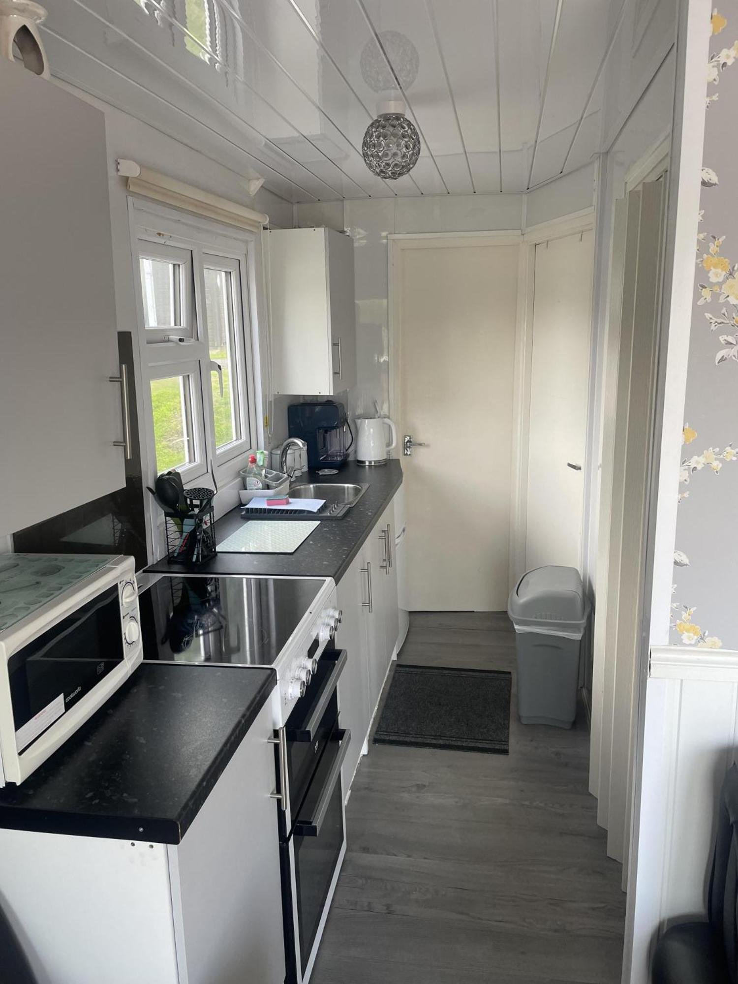 Charming Chalet Nestled In Heart Of Clarach Bay 애버리스트위스 외부 사진